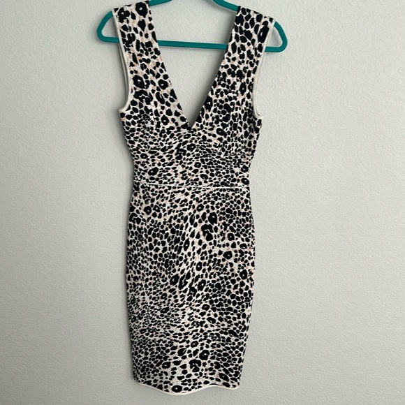BCBGMaxAzria Dresses & Skirts - New! BCBG MAXAZRIA leopard bandage dress S